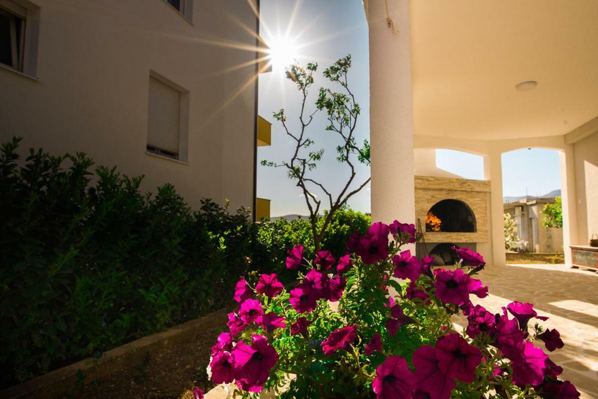 Apartments Cambio Kaštela Esterno foto